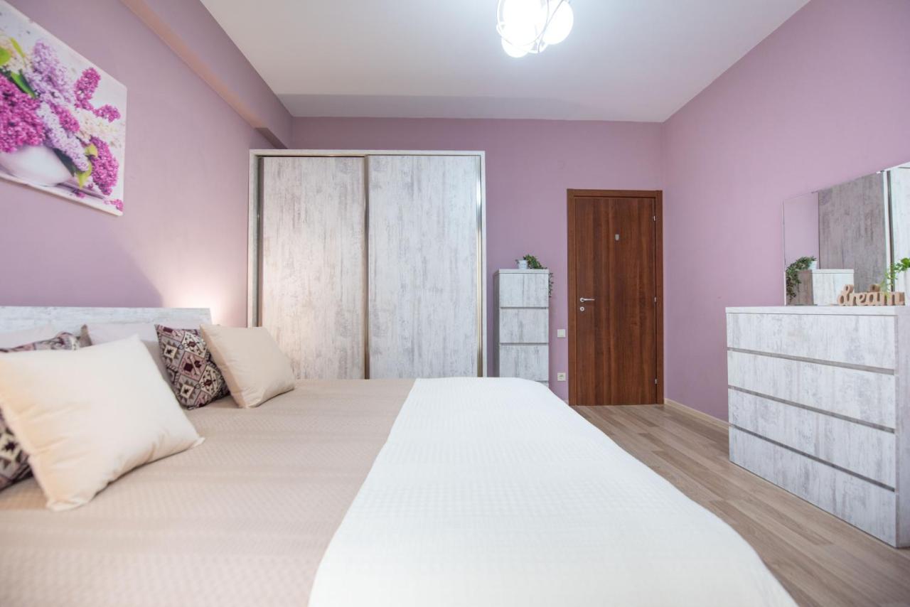 Gg Home - Cozy 2-Bedroom Apartment On Givi Kartozia Tbilisi Ngoại thất bức ảnh