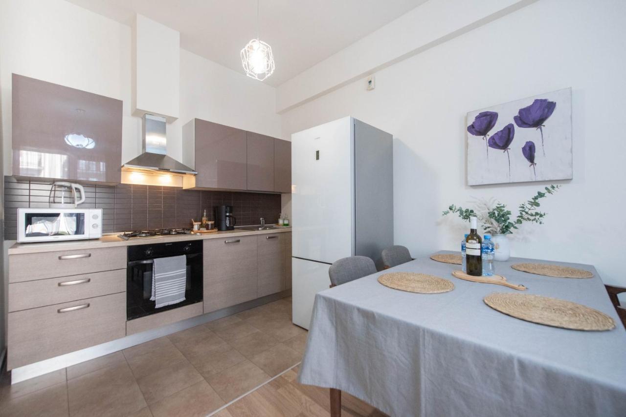 Gg Home - Cozy 2-Bedroom Apartment On Givi Kartozia Tbilisi Ngoại thất bức ảnh
